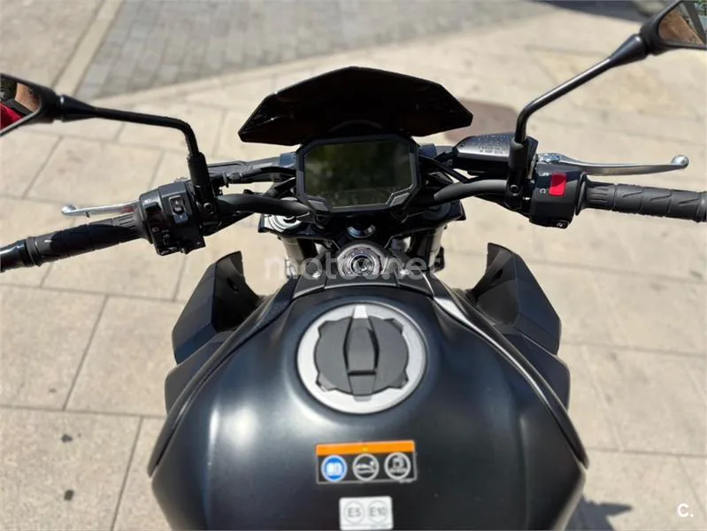 Kawasaki Z900 – Vista 14