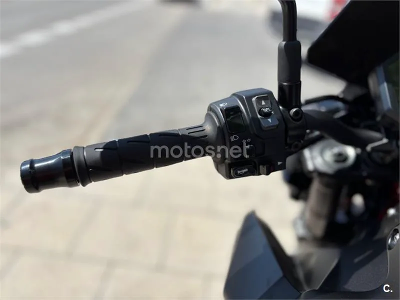 Kawasaki Z900 – Vista 15
