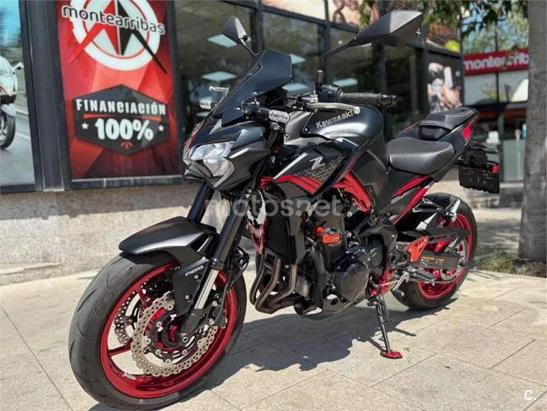 Kawasaki Z900 – Vista 19