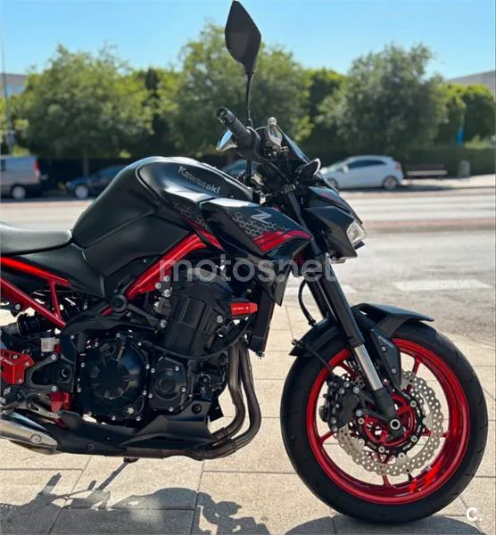 Kawasaki Z900 – Vista 8