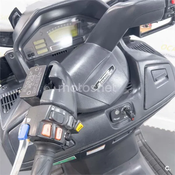 Suzuki Burgman 650 Executive – Vista 8