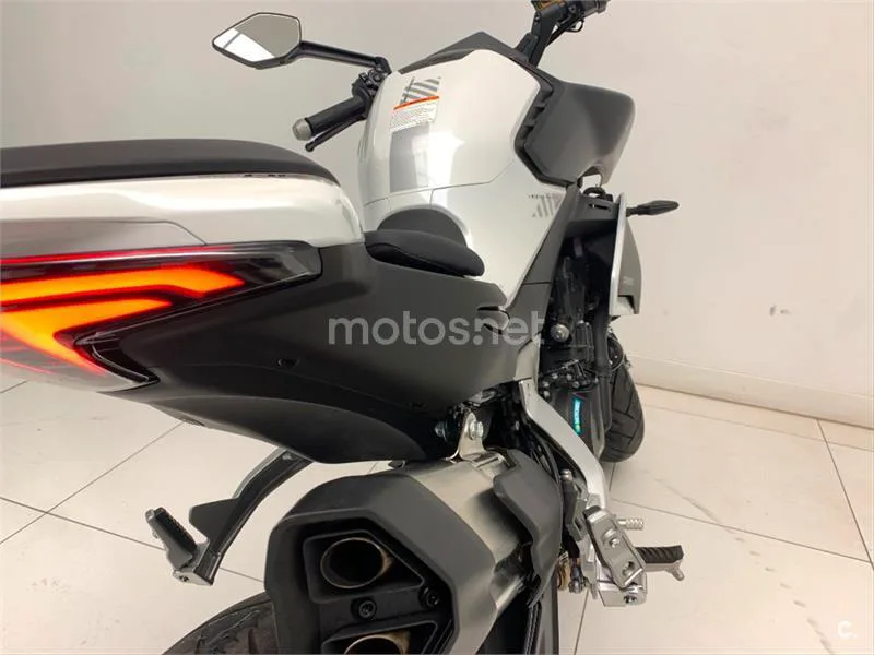 CFMOTO 800 NK Advanced – Vista 13
