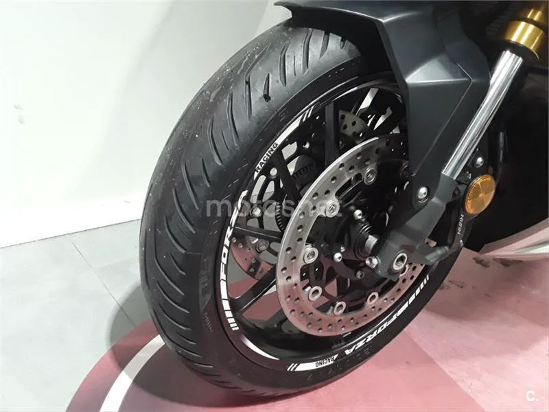 Honda Forza 750 – Vista 8