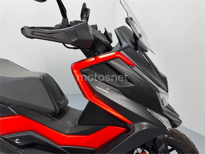 Kymco DTX 350 – Vista 3