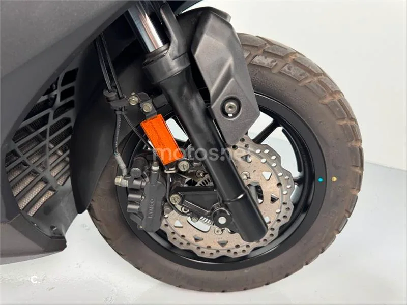Kymco DTX 350 – Vista 4