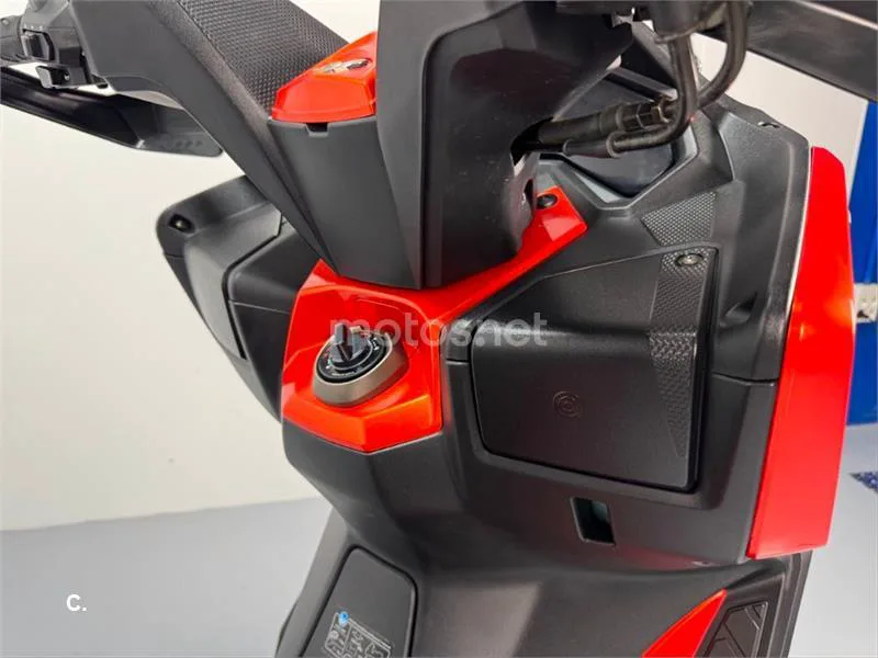 Kymco DTX 350 – Vista 8
