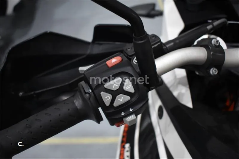 KTM 1090 Adventure – Vista 15