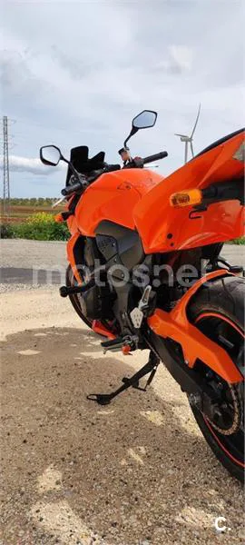 Kawasaki Z 750 – Vista 8