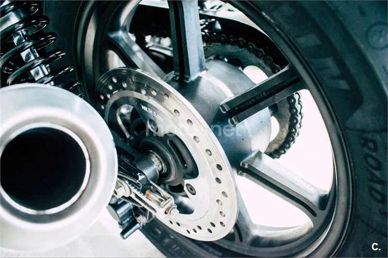 Triumph Bonneville T100 – Vista 7