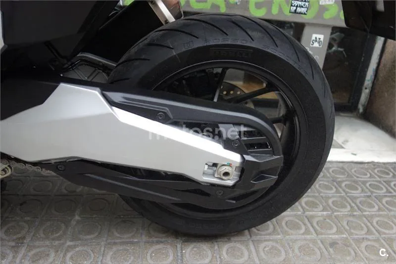 Honda Forza 750 – Vista 16