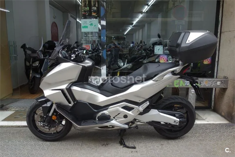 Honda Forza 750 – Vista 17