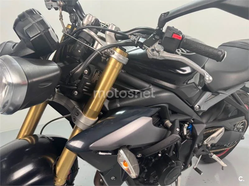Triumph Street Triple – Vista 13
