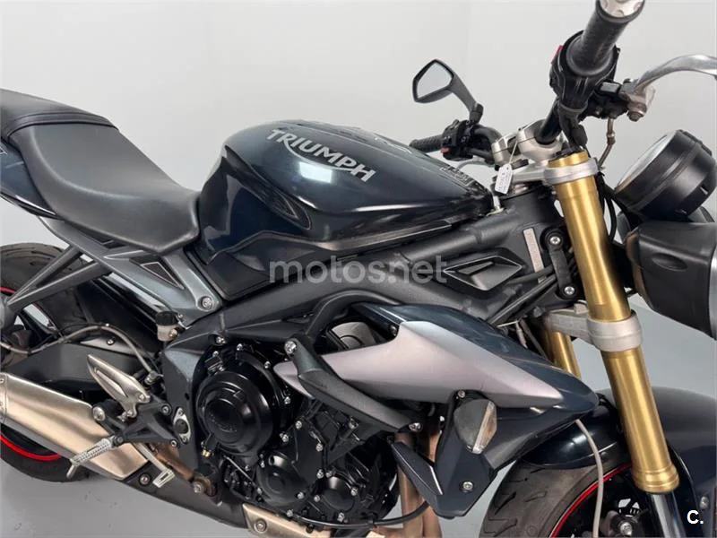 Triumph Street Triple – Vista 3
