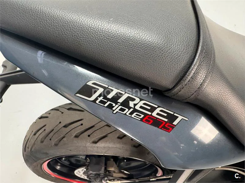 Triumph Street Triple – Vista 8