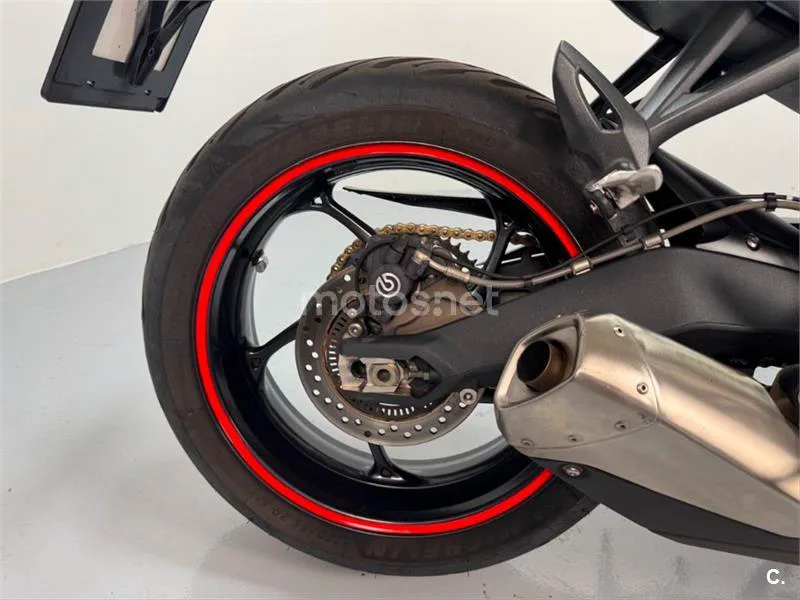 Triumph Street Triple – Vista 9
