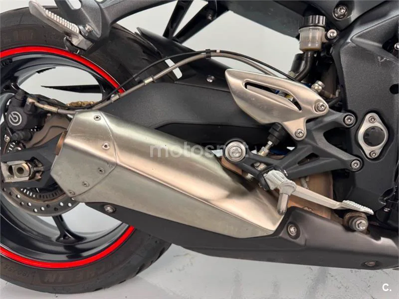 Triumph Street Triple – Vista 10