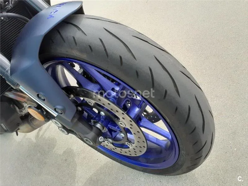 Yamaha MT-09 – Vista 12