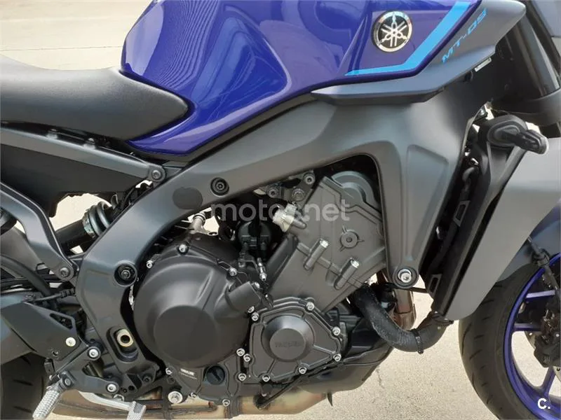 Yamaha MT-09 – Vista 13
