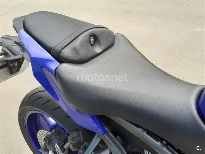 Yamaha MT-09 – Vista 15