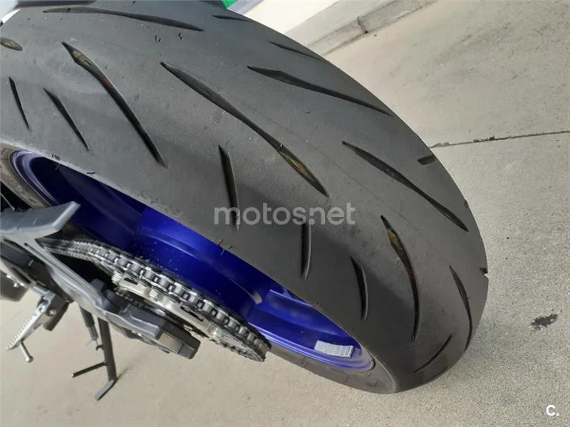 Yamaha MT-09 – Vista 16