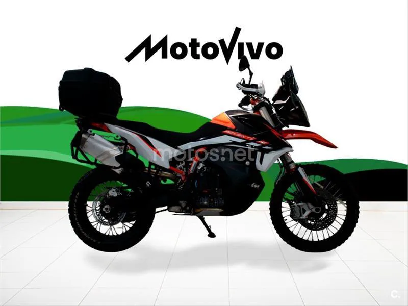 KTM 890 – Vista 4