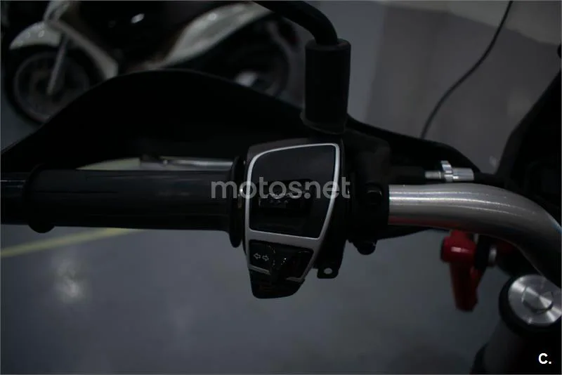 Moto Guzzi V85 TT – Vista 12