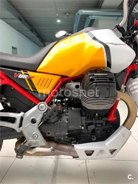 Moto Guzzi V85 TT – Vista 11