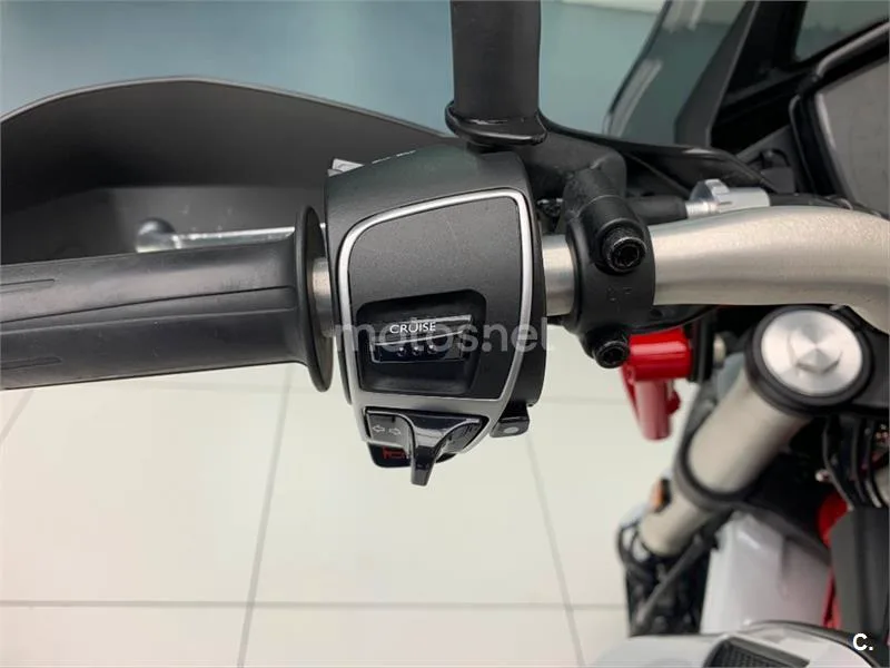 Moto Guzzi V85 TT – Vista 13
