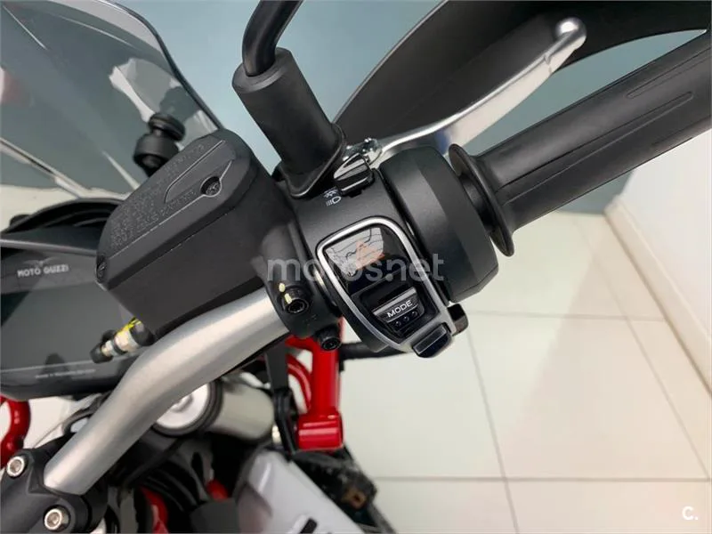 Moto Guzzi V85 TT – Vista 14
