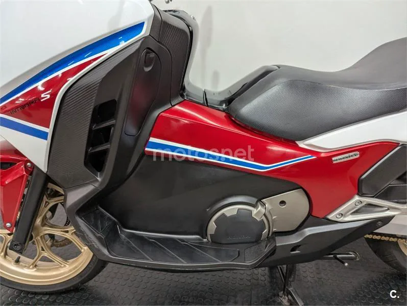 Honda Integra 750 S – Vista 3