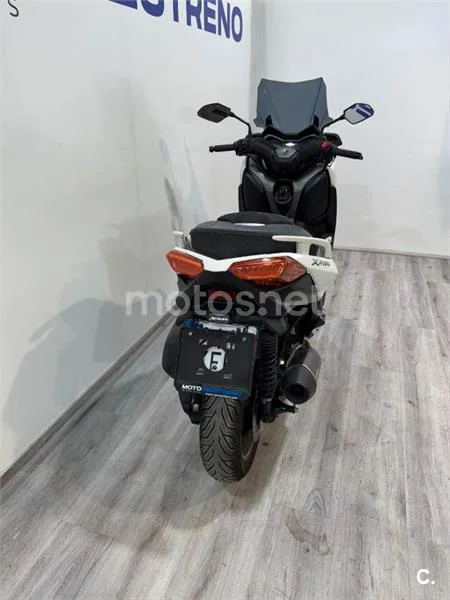 Yamaha XMAX 300 – Vista 8