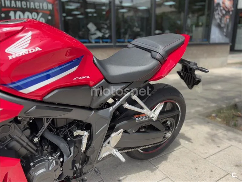 Honda CBR 650 R – Vista 7