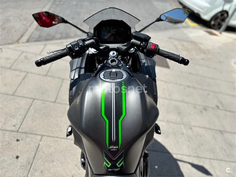 Kawasaki Ninja 650 – Vista 13