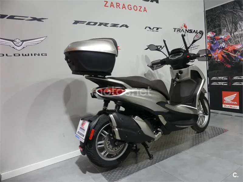 Piaggio Beverly – Vista 3