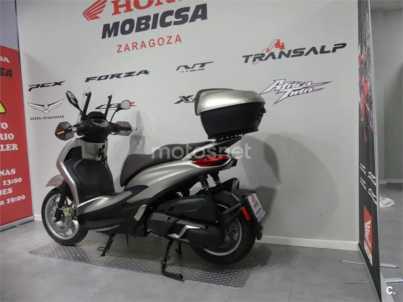 Piaggio Beverly – Vista 6