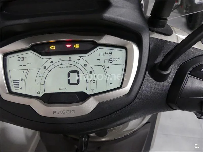 Piaggio Beverly – Vista 9