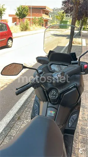 Yamaha XMAX 300 – Vista 13