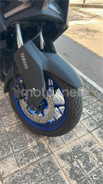 Yamaha XMAX 300 – Vista 8