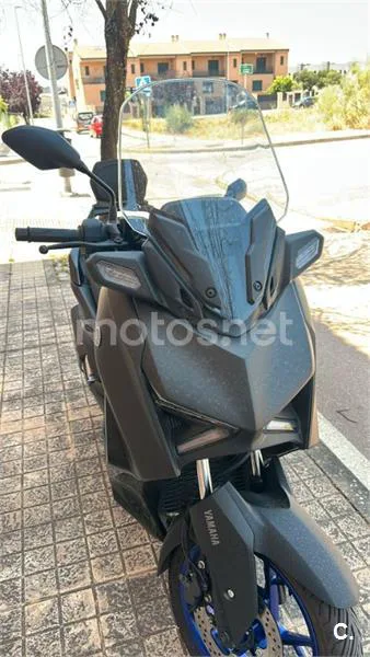 Yamaha XMAX 300 – Vista 10