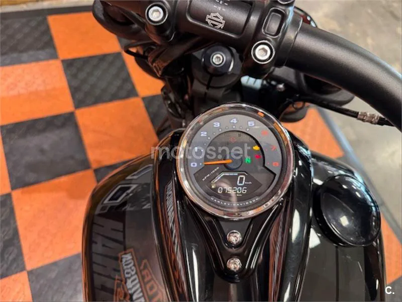 Harley-Davidson Fat Bob – Vista 9