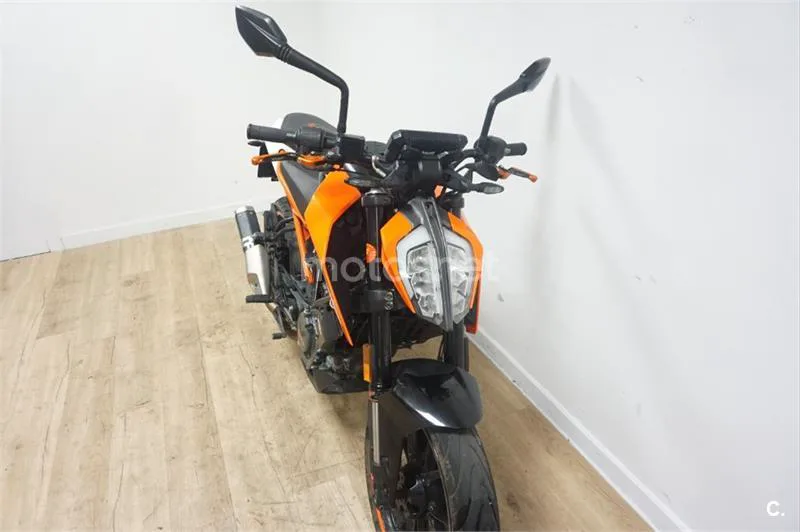 KTM 125 – Vista 6