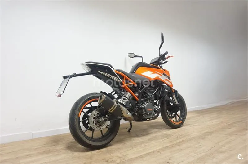 KTM 125 – Vista 10