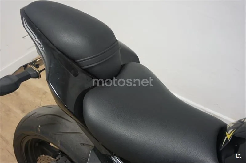 Kawasaki Z900 – Vista 5