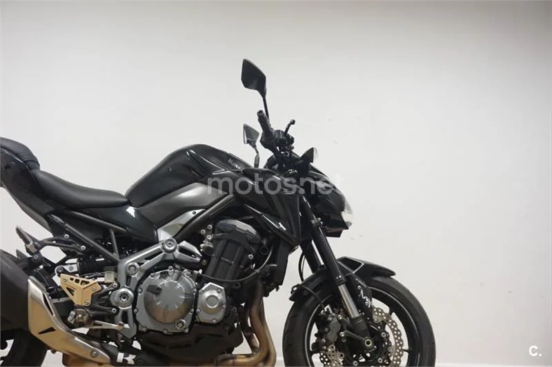 Kawasaki Z900 – Vista 8