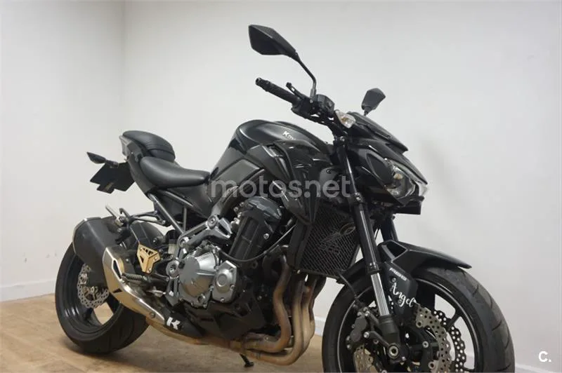 Kawasaki Z900 – Vista 9