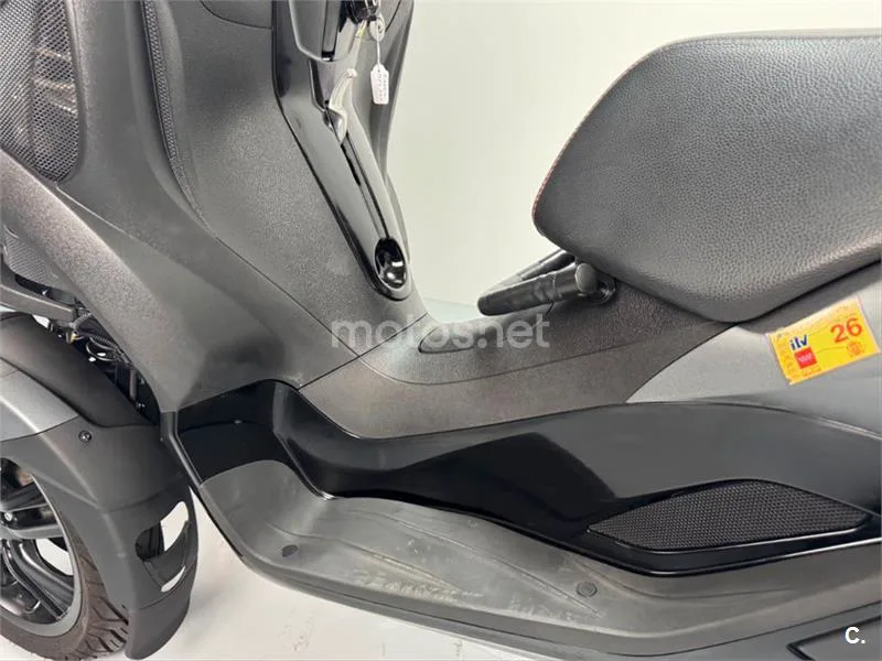 Piaggio MP3 Yourban 300 LT Sport – Vista 17