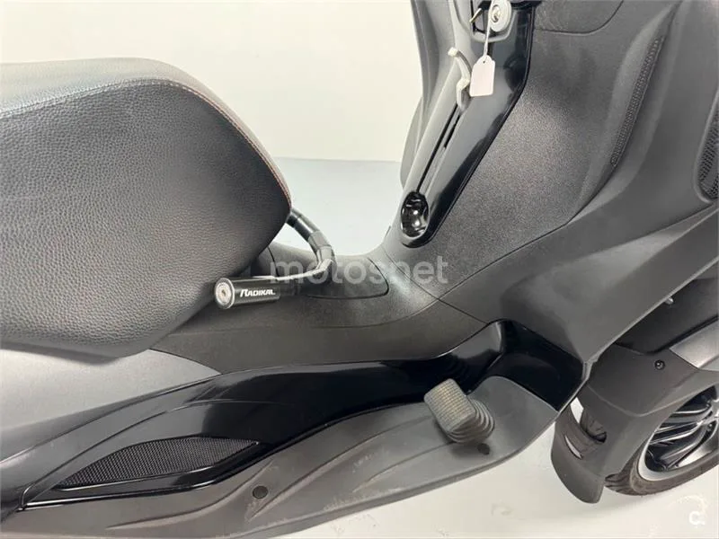 Piaggio MP3 Yourban 300 LT Sport – Vista 8