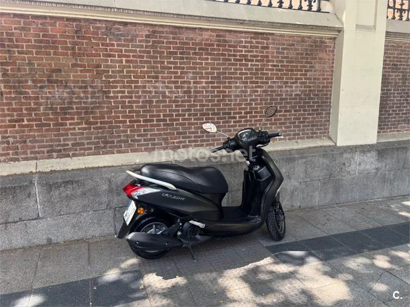 Yamaha D'elight 125 – Vista 5