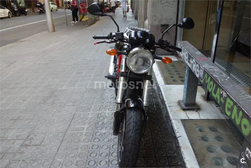 Ducati Monster 695 – Vista 8
