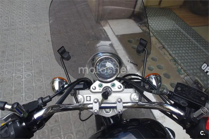Suzuki Marauder 250 – Vista 9